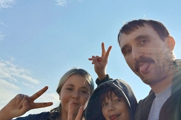 «ДЯДЯ С УСАМИ», КОТОРЫЙ ОТВЕЧАЕТ ЗА ХОРОШЕЕ НАСТРОЕНИЕ